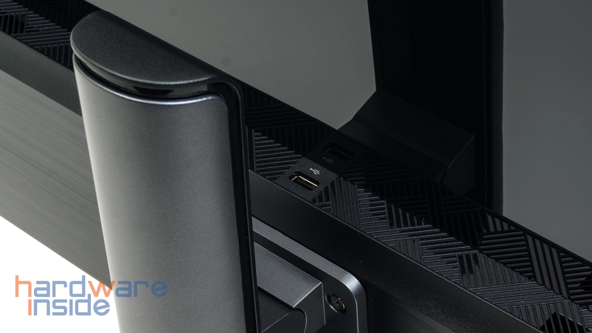 MSI Modern AM271P - 14.jpg