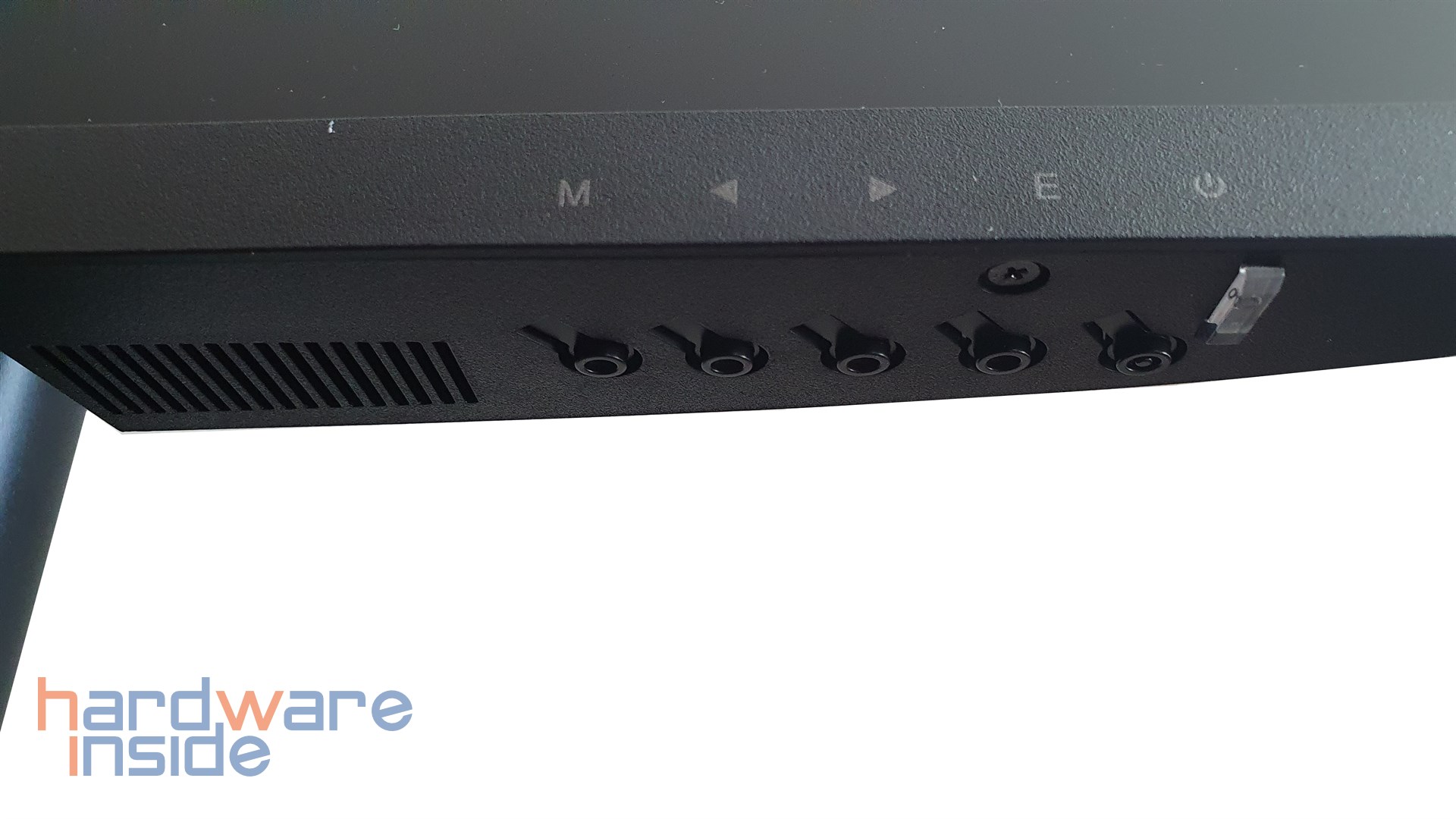 MSI Modern MD241PDE - 17.jpg