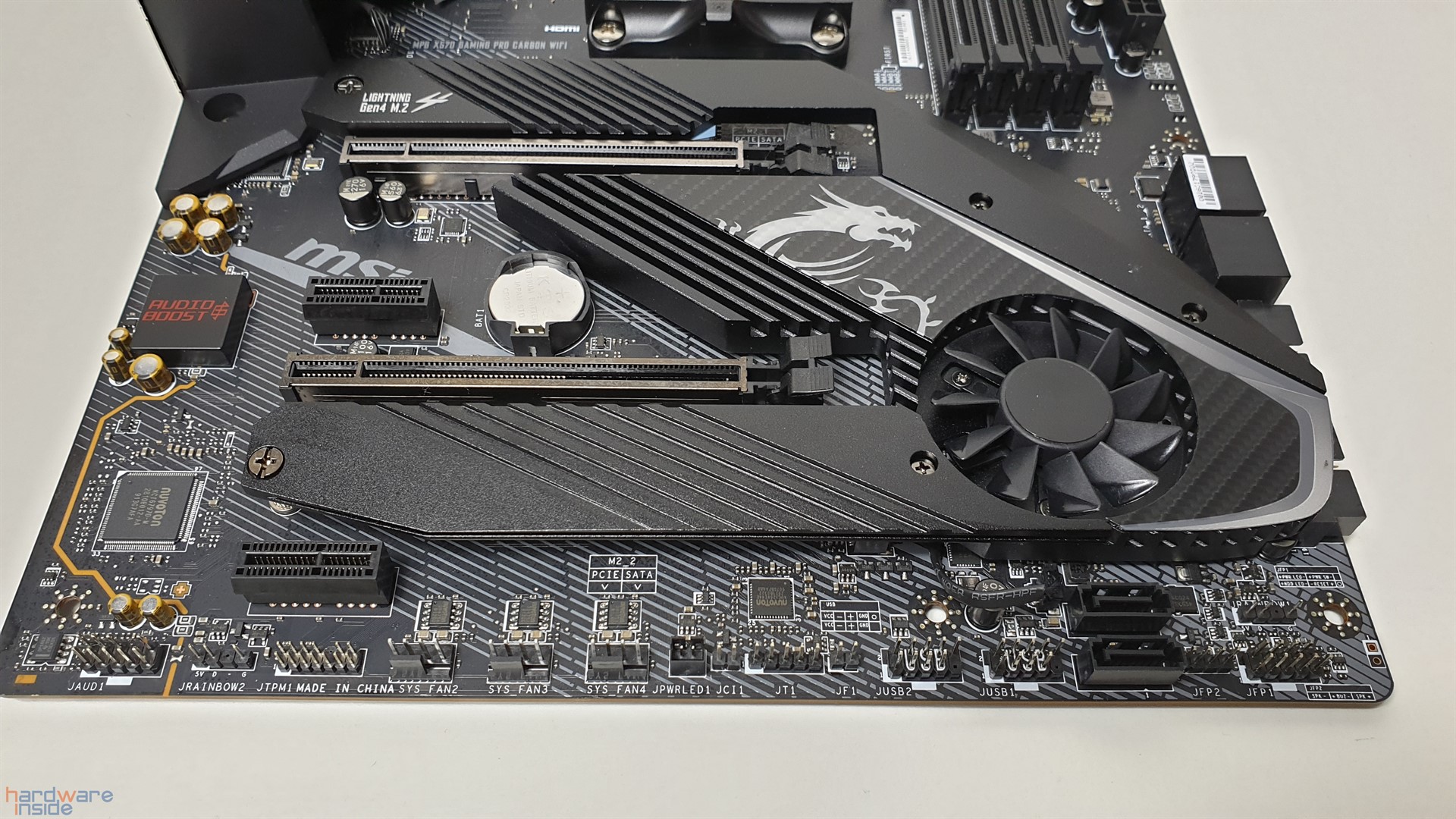 MSI MPG X570 GAMING PRO CARBON WIFI 2.jpg