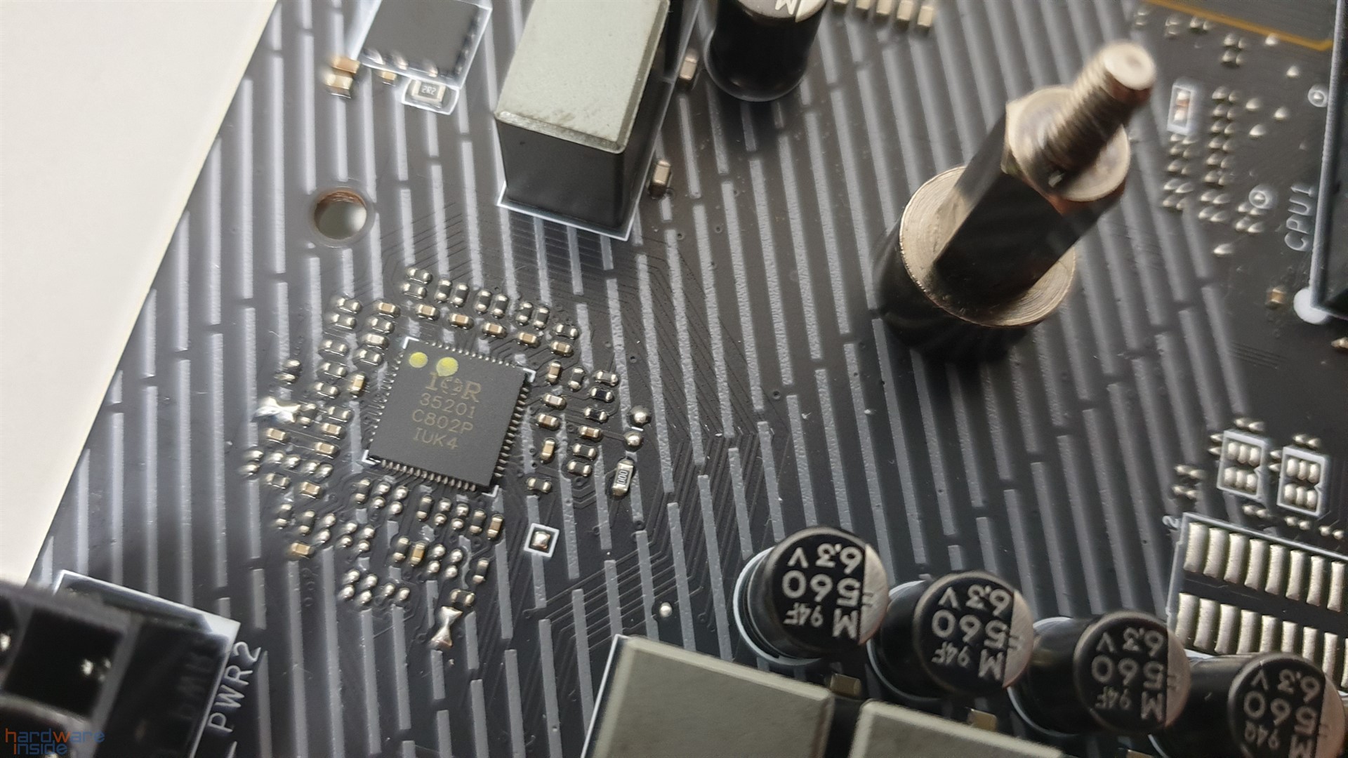 MSI MPG X570 GAMING PRO CARBON WIFI Teardown 3.jpg