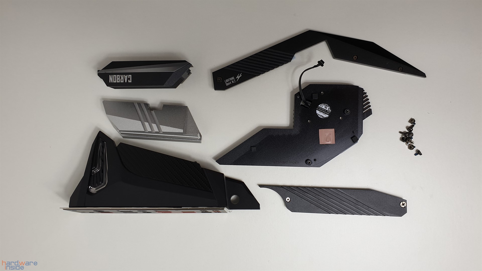 MSI MPG X570 GAMING PRO CARBON WIFI Teardown 4.jpg