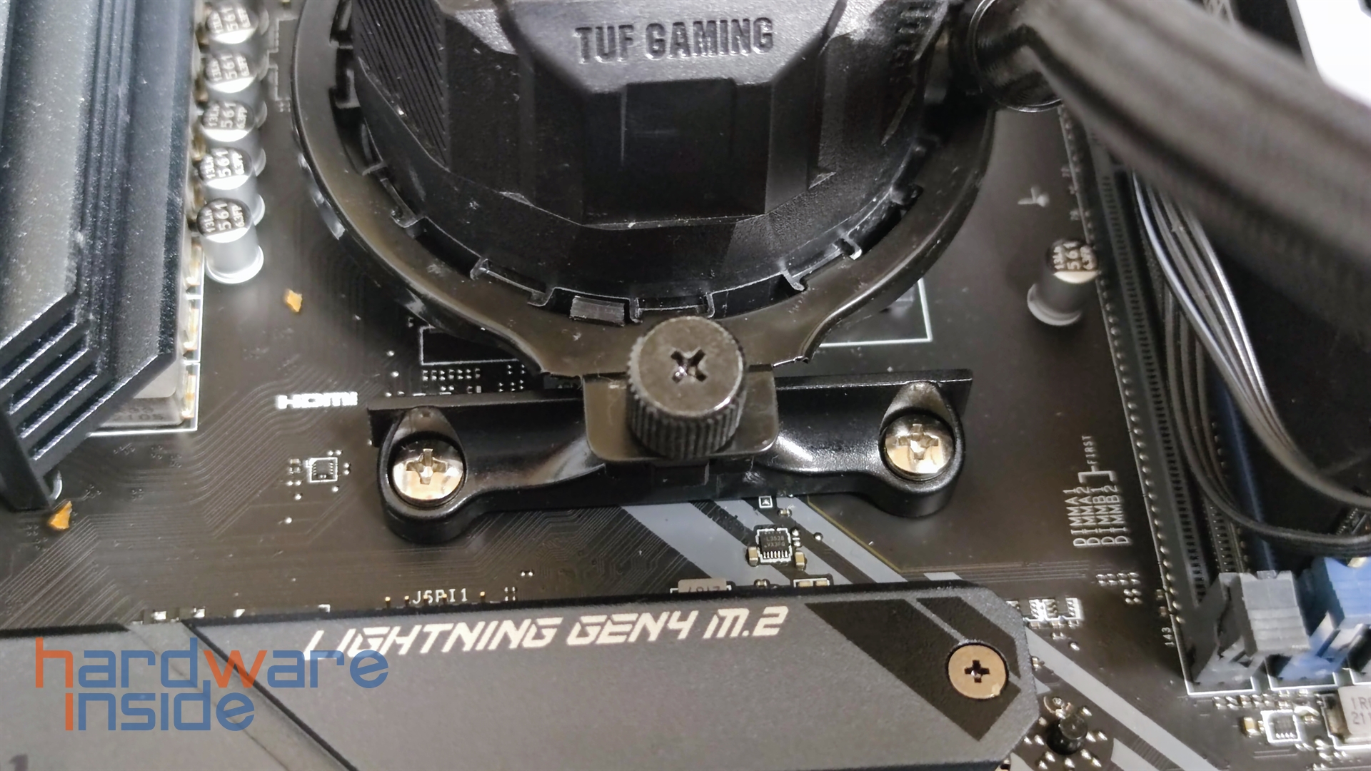 msi-x570s-torpedo-max-kuehler.jpg
