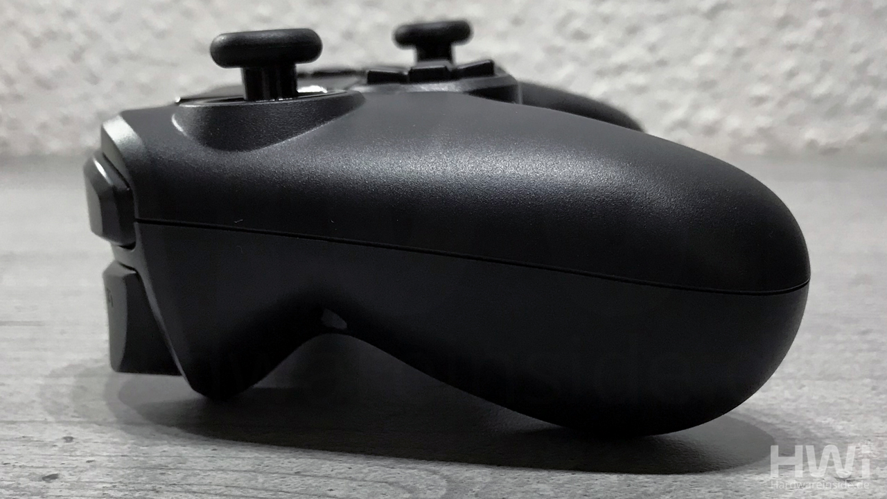 Nacon_Asymmetric_Wireless_Controller_ansicht5