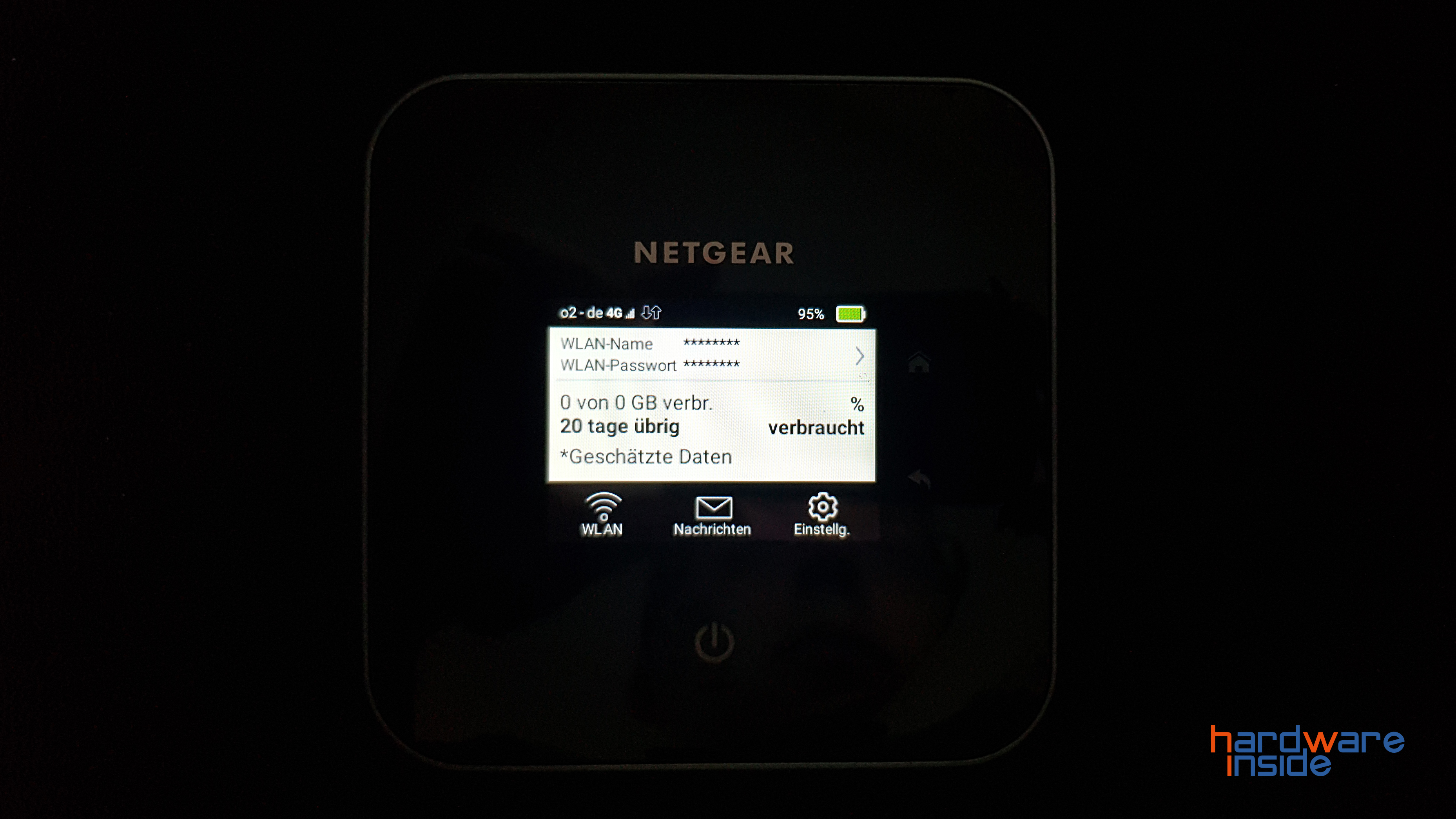 netgear_nighthawk_display_02.jpg
