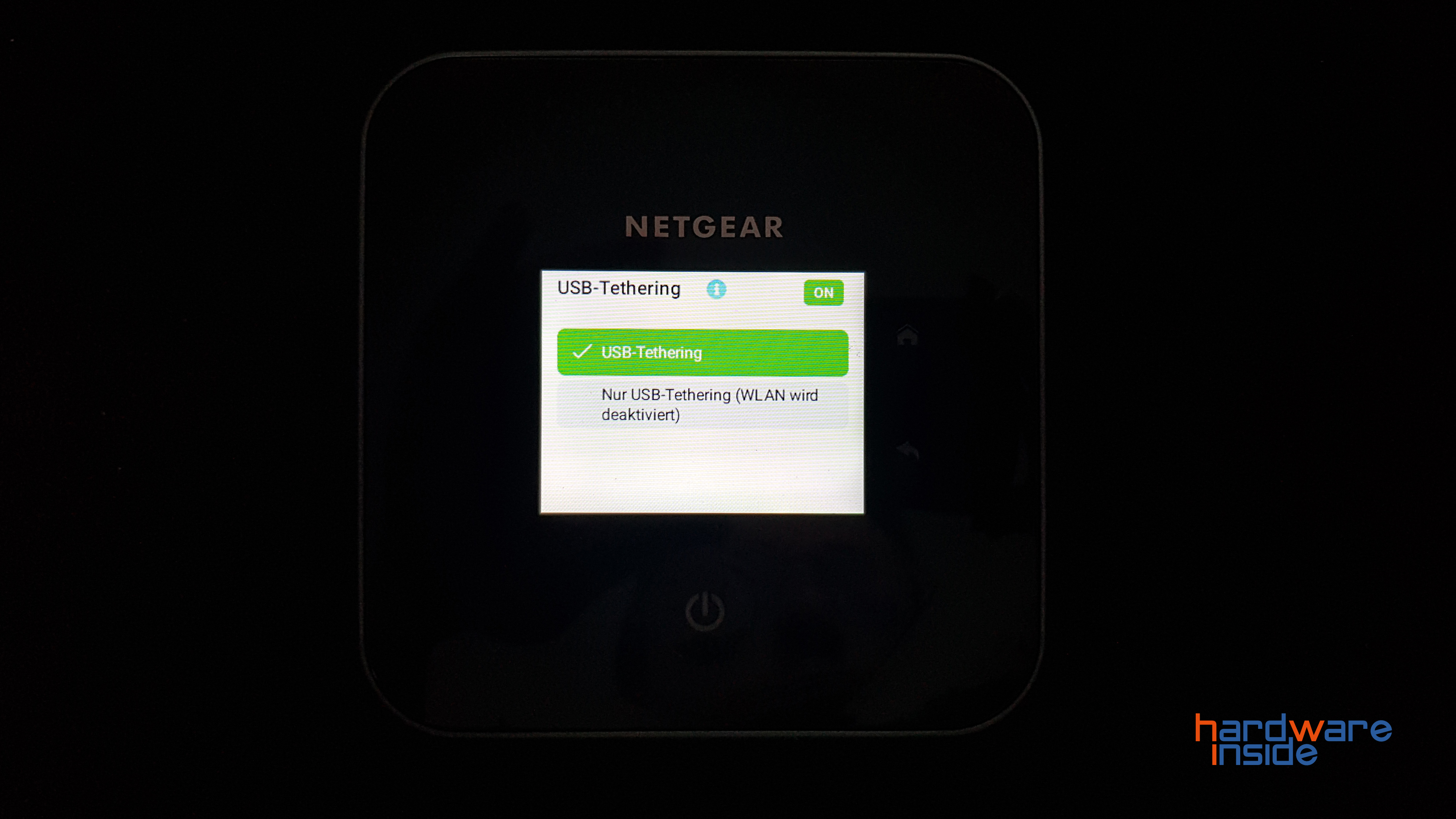 netgear_nighthawk_display_05.jpg