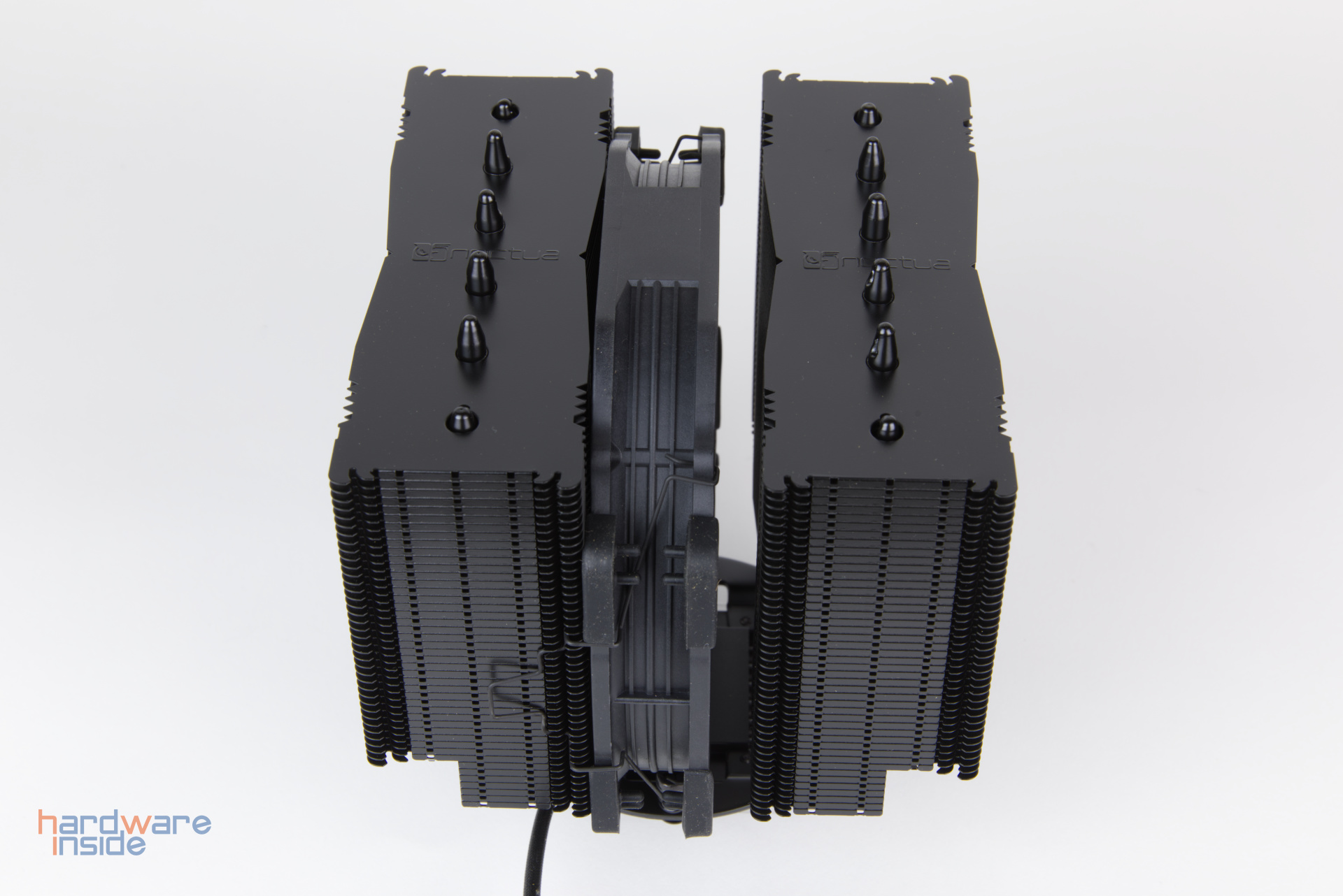 Noctua-Kühlervergleichstest-2023-NH-D15-chromax-black-4.jpg