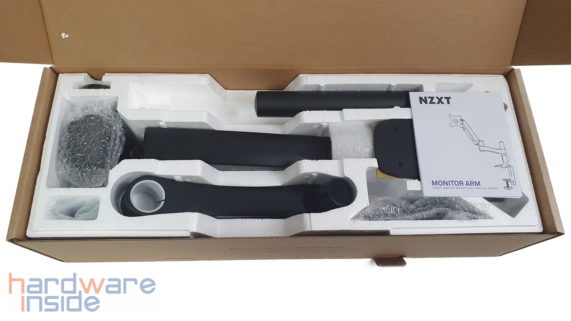 nzxt-canvas-27q-schwenkarm-offen.jpg