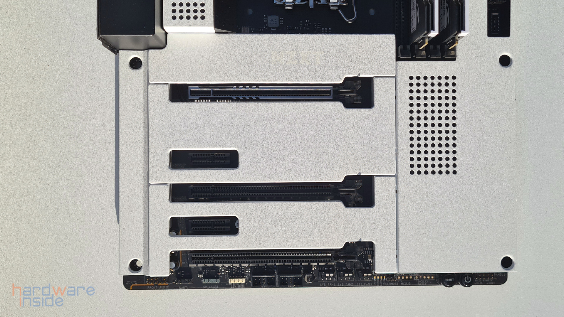 nzxt n7 z690_10.jpg
