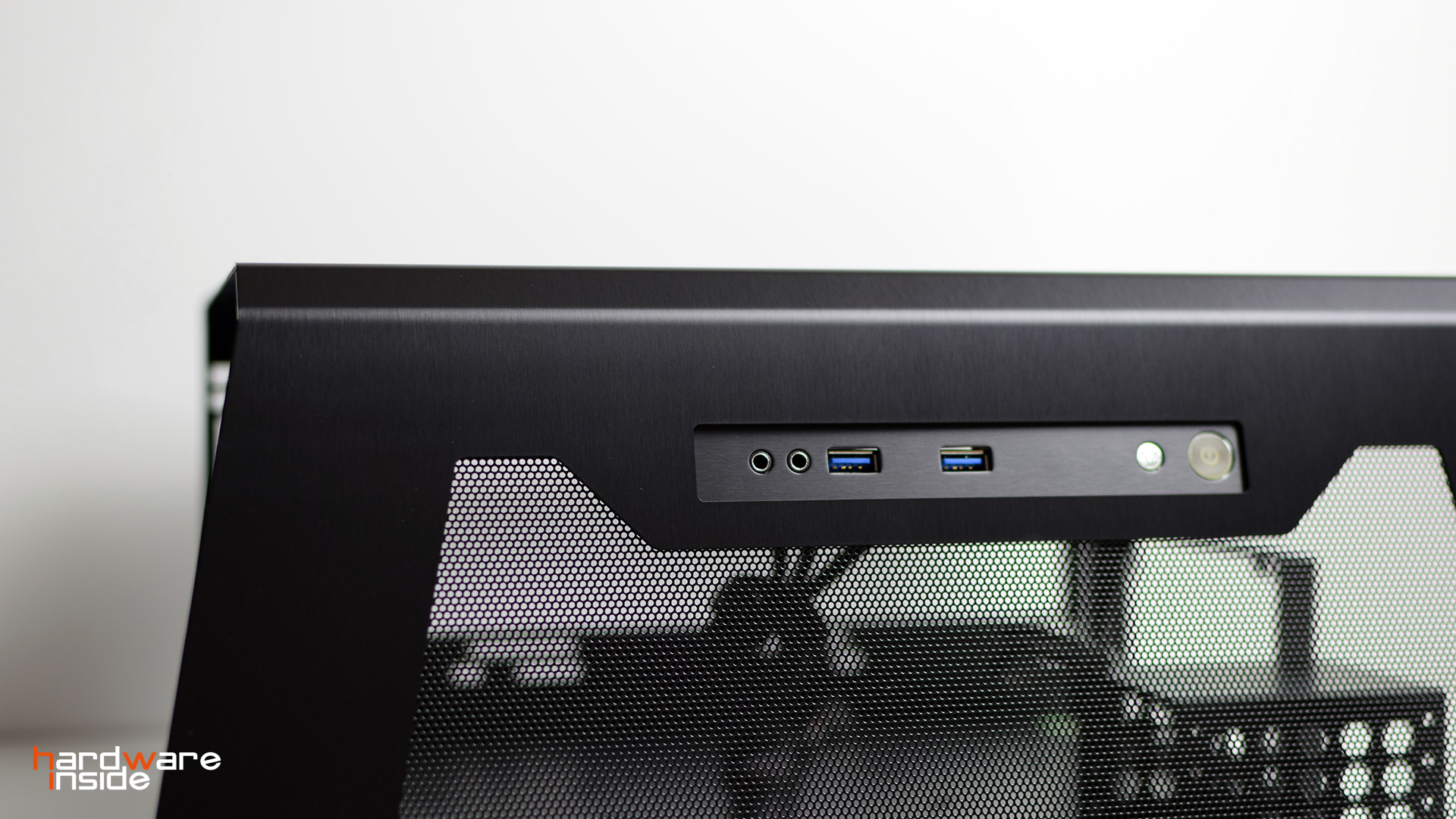PC-T70X ATX Test Bench 1