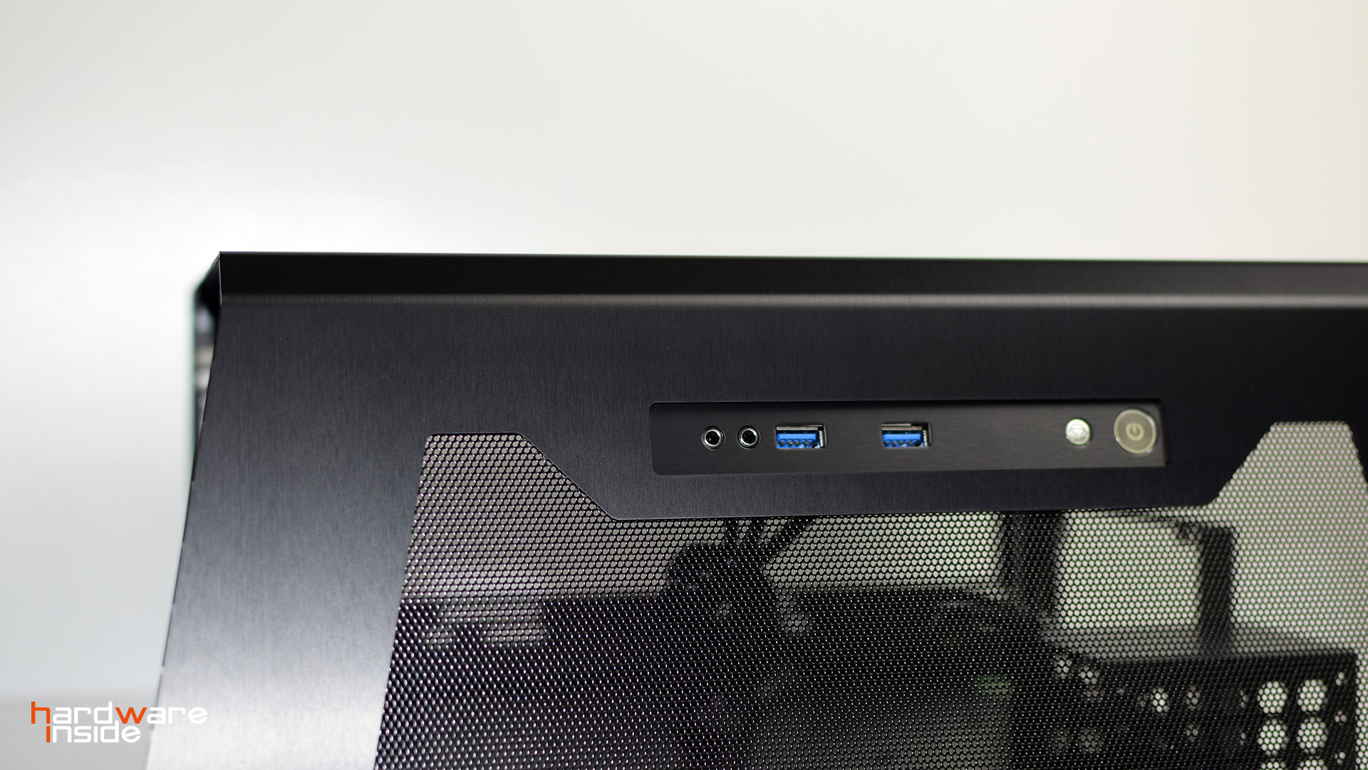 PC-T70X ATX Test Bench 2