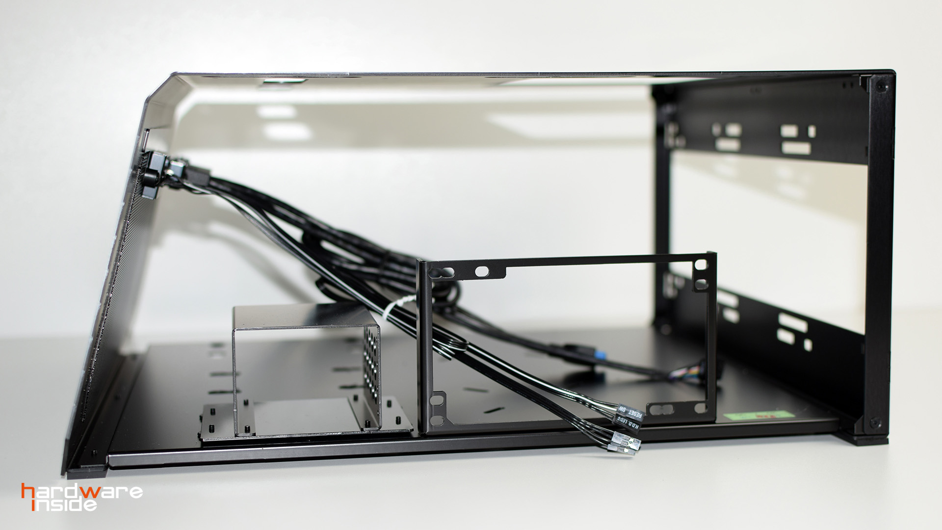 PC-T70X ATX Test Bench 6