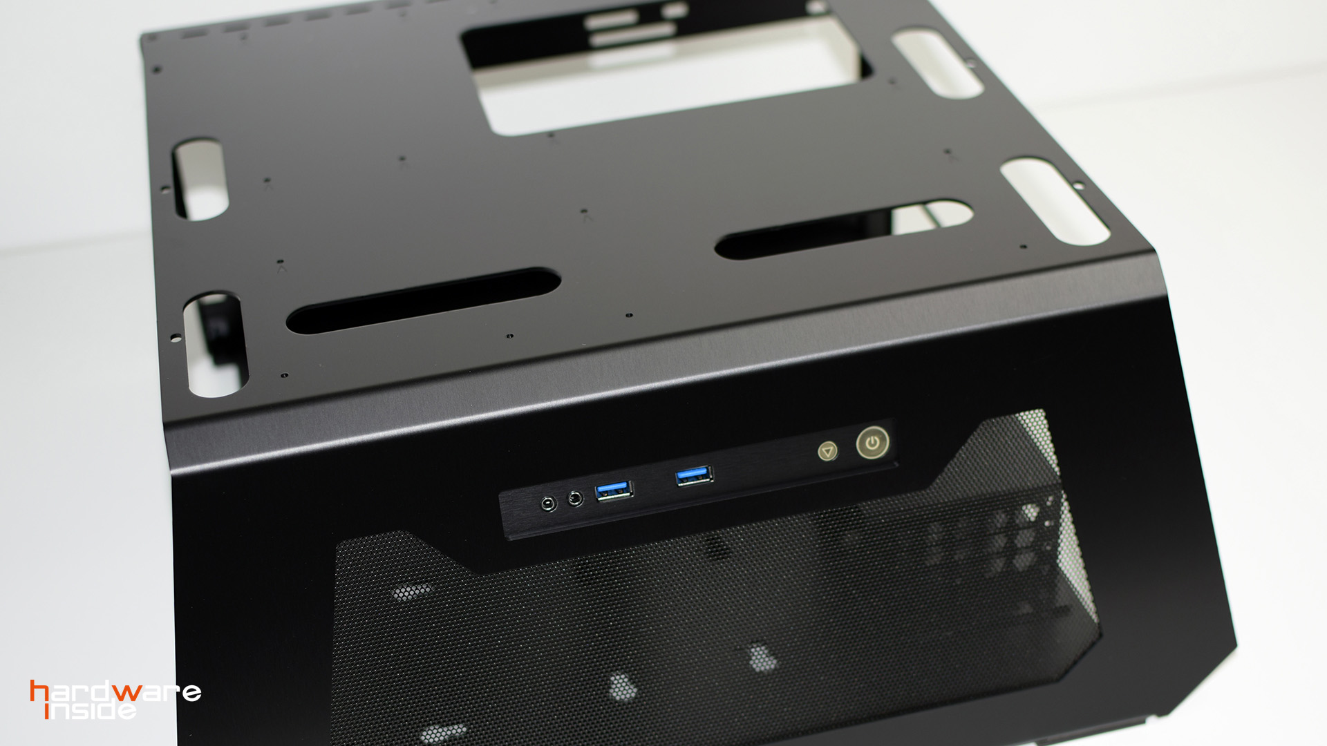 PC-T70X ATX Test Bench 7