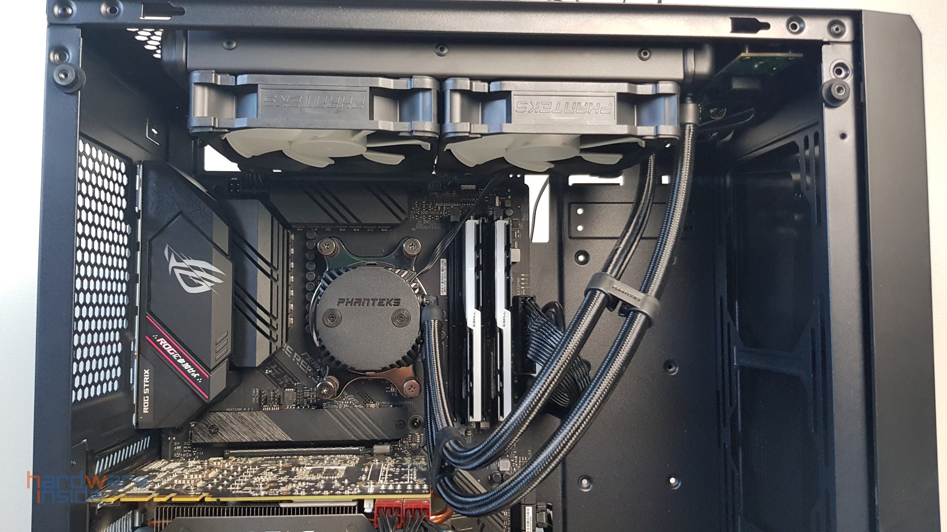 Phanteks Glacier One 240 MP - 24.jpg
