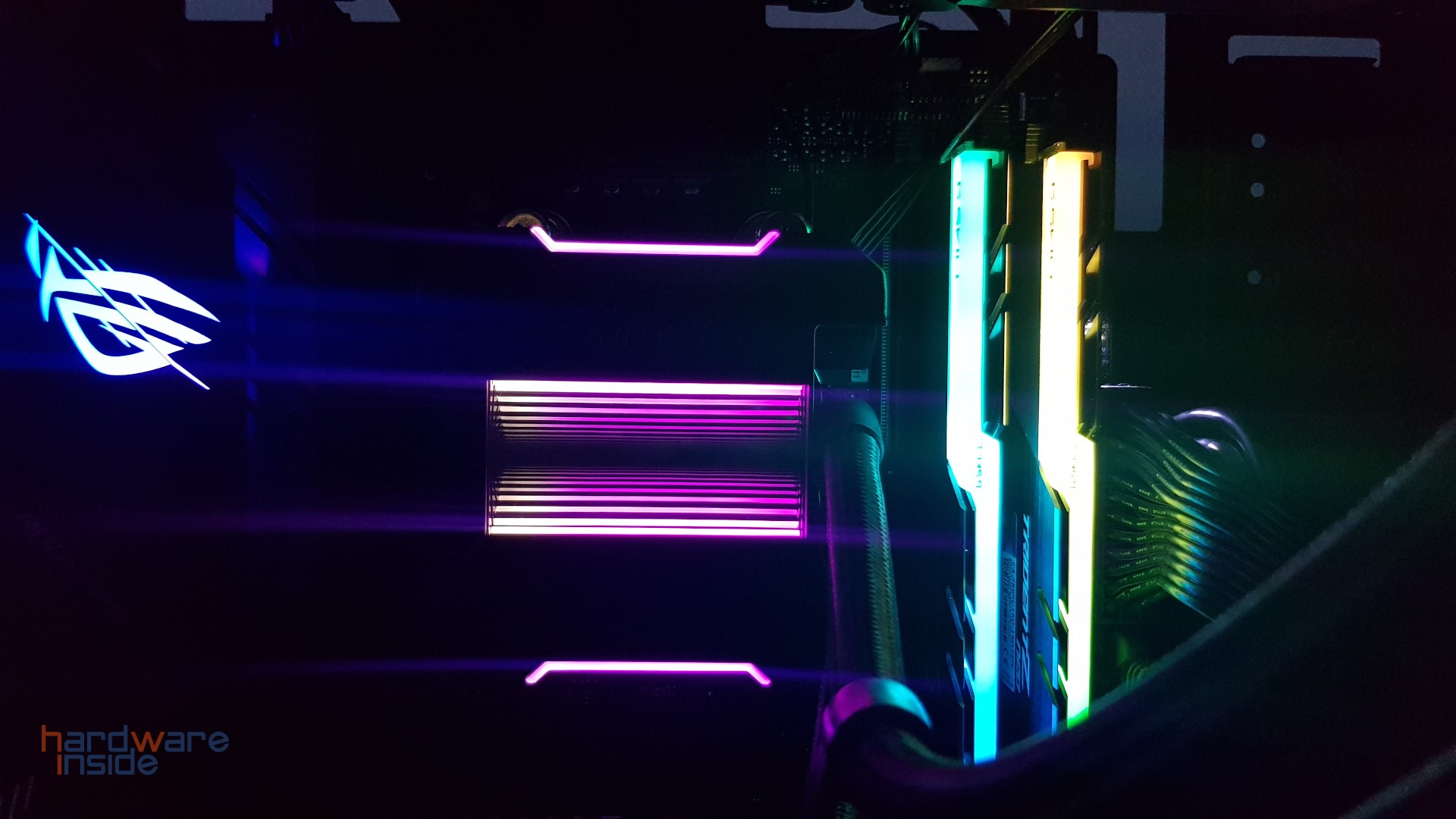 Phanteks Glacier One 240 MP - 31.jpg
