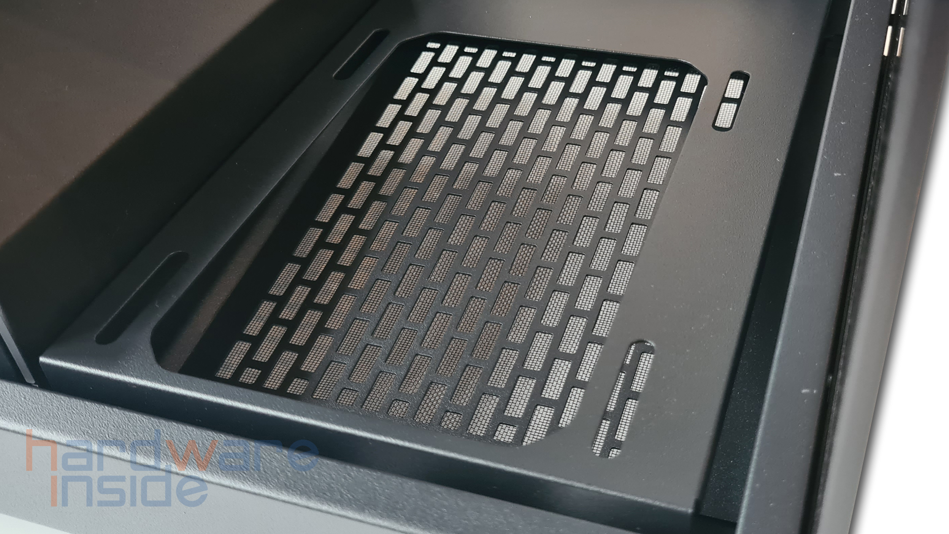 phanteks nv5_24.jpg