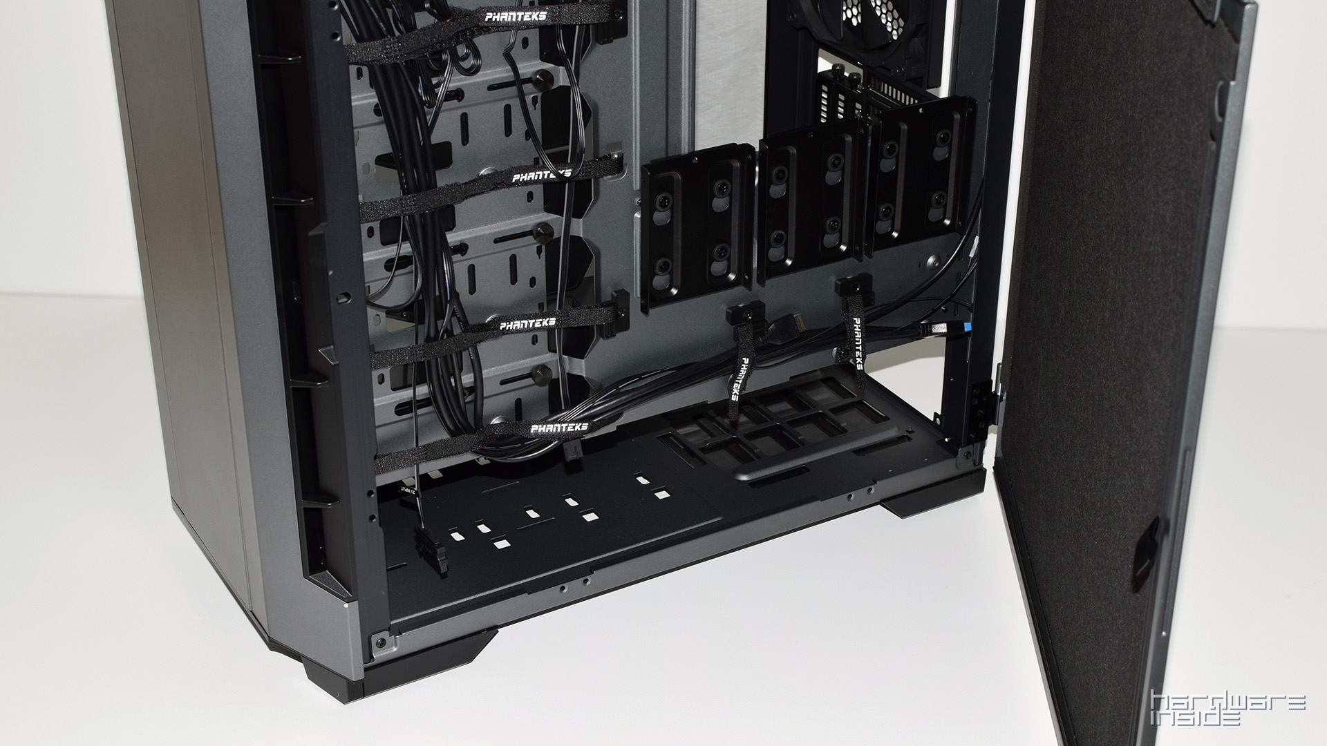 Phanteks P600s 16