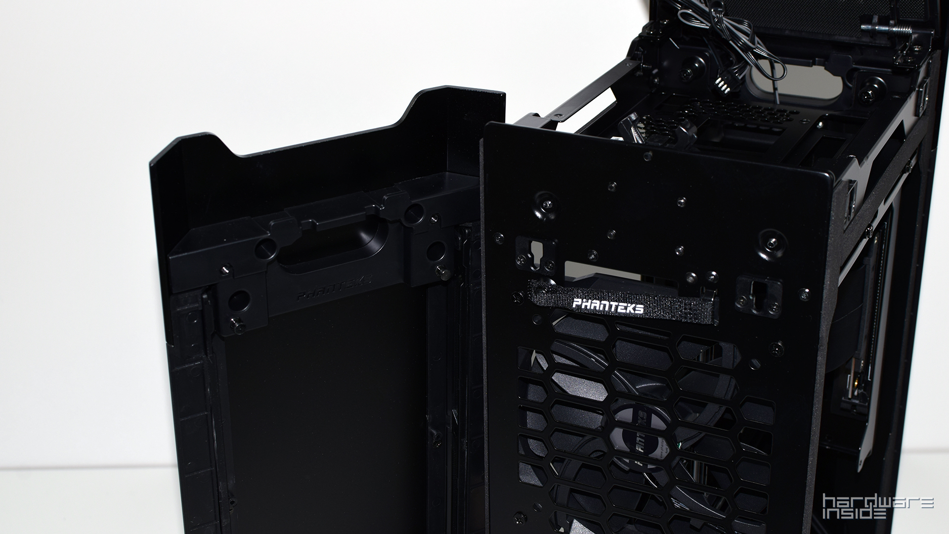 Phanteks Shift 17
