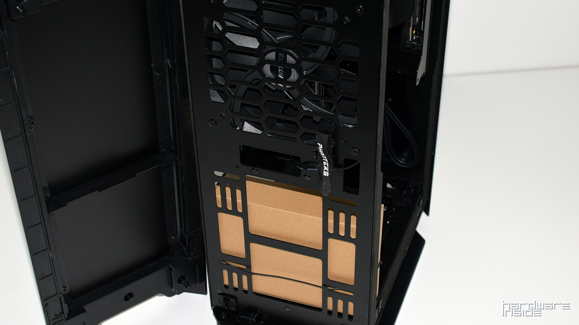 Phanteks Shift 18