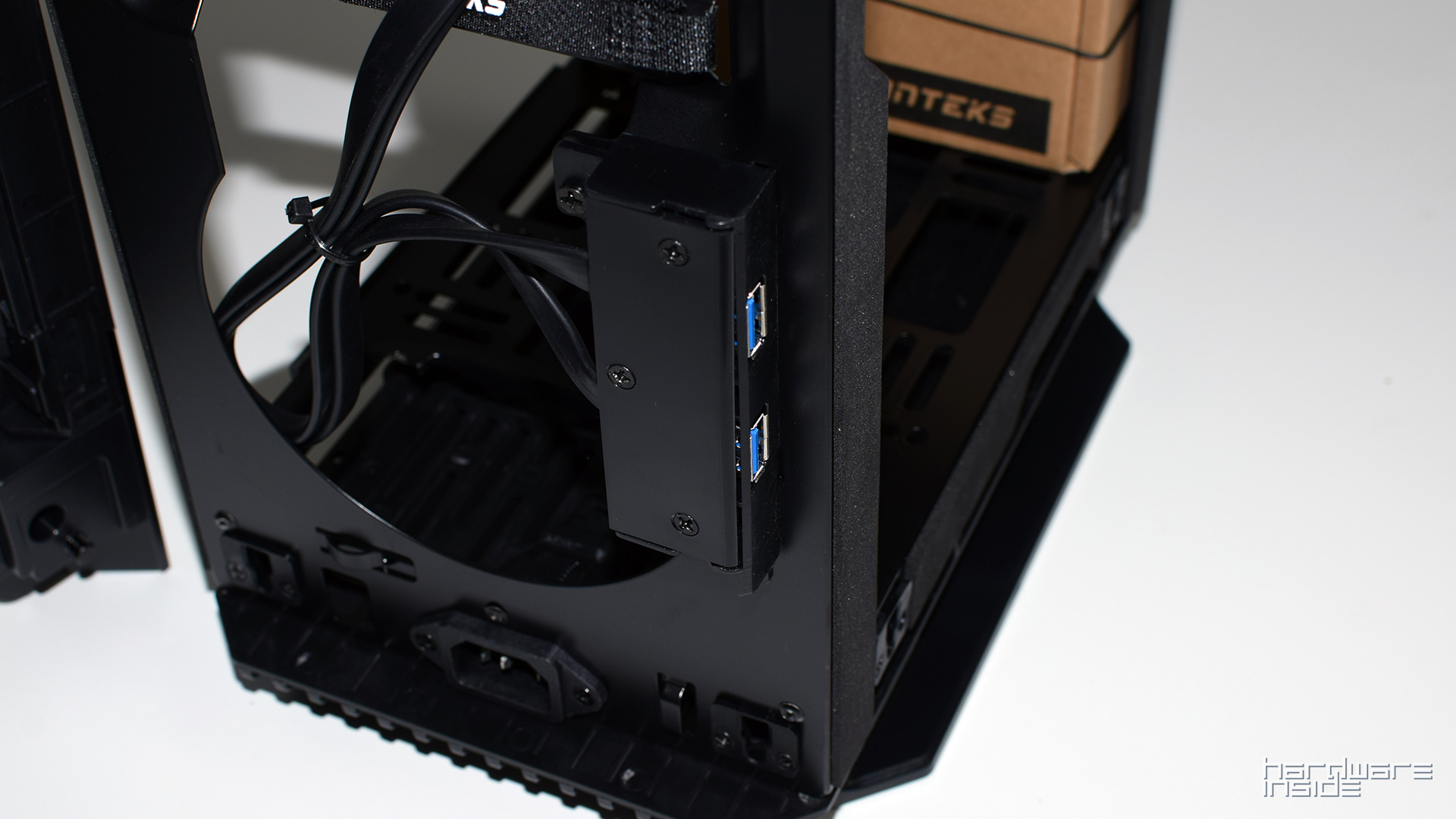 Phanteks Shift 23