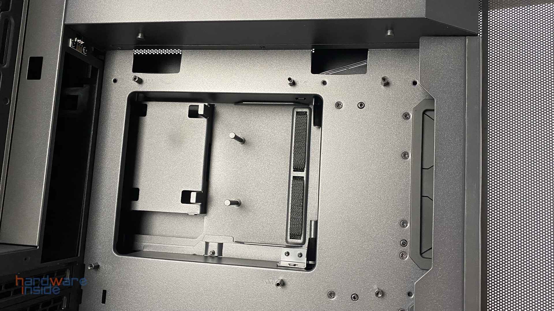 PHANTEKS_NV7_22.jpg
