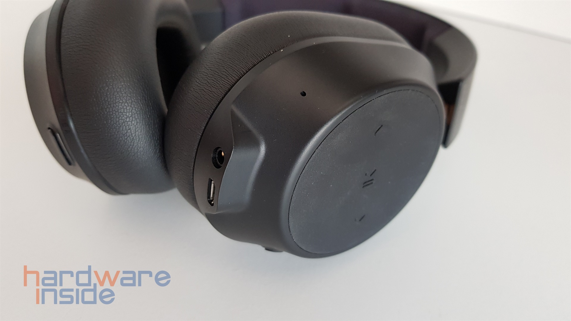Plantronics BACKBEAT GO 810 - 12.jpg
