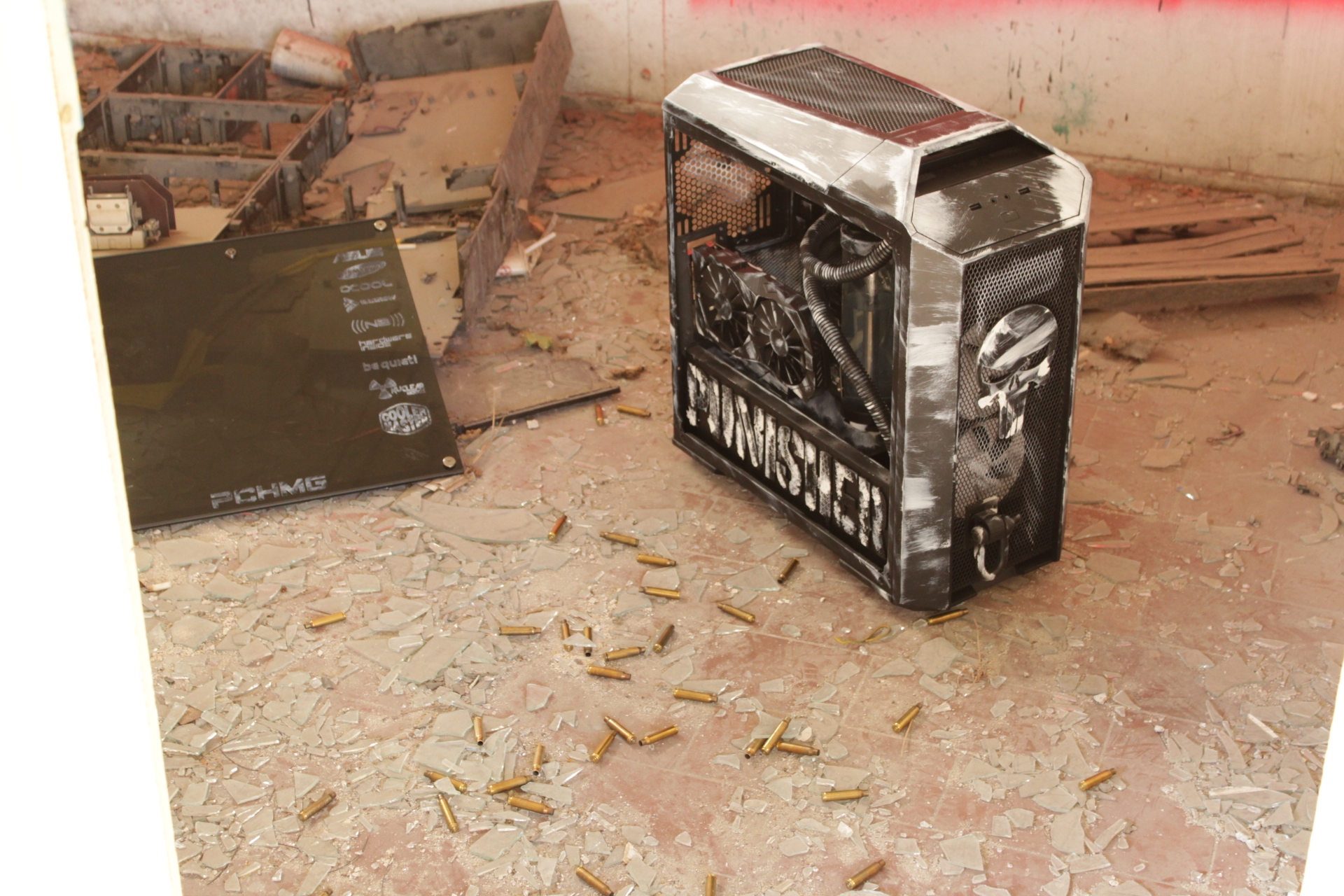Punisher Mod / Coolermaster Mastercase Pro 5