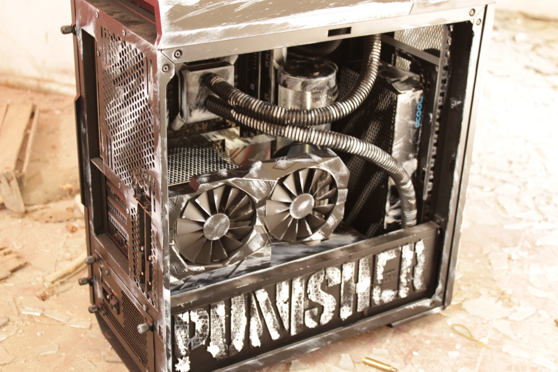 Punisher Mod / Coolermaster Mastercase Pro 5