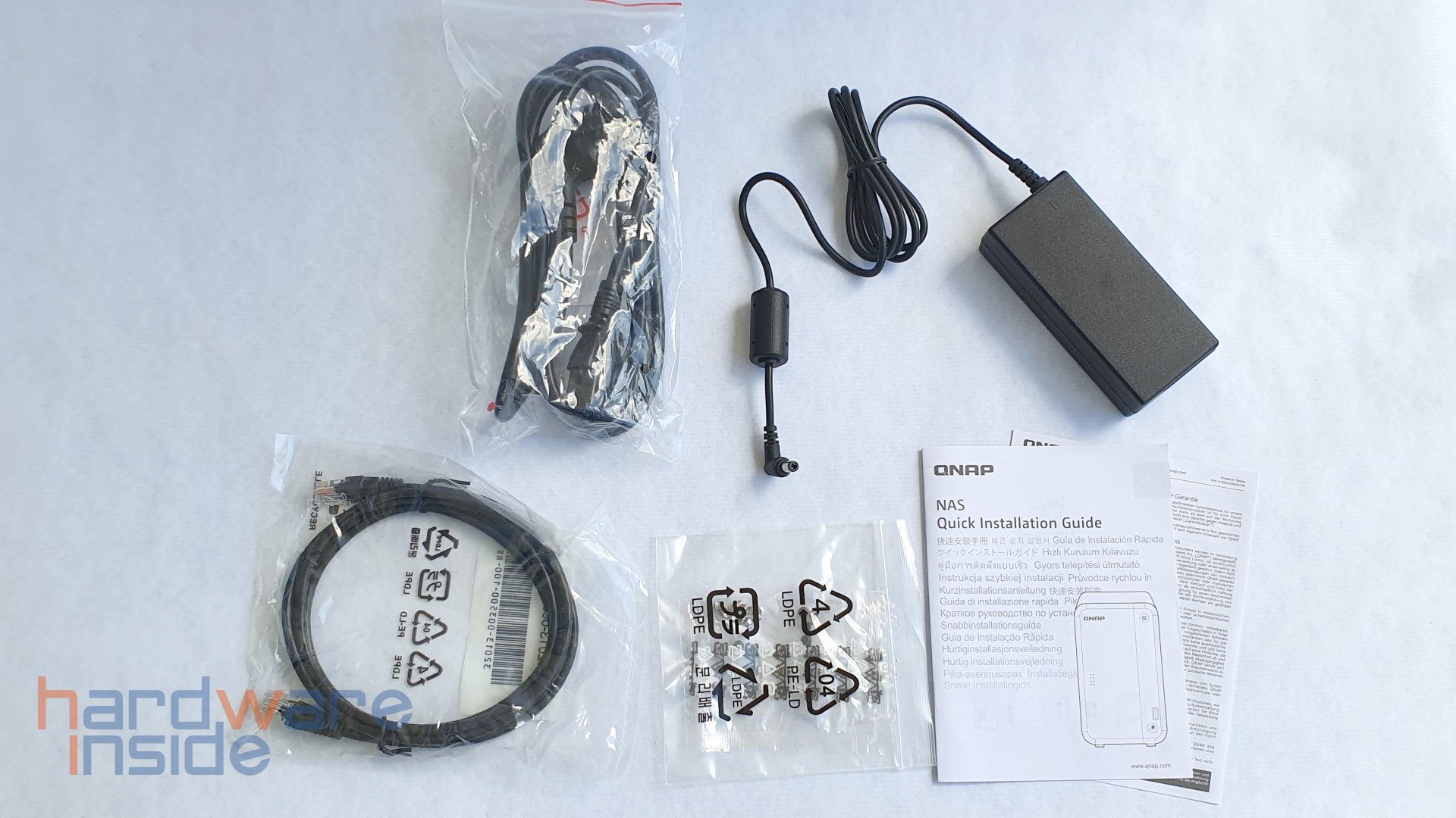 qnap_ts-251d_2_bay_nas5.jpg