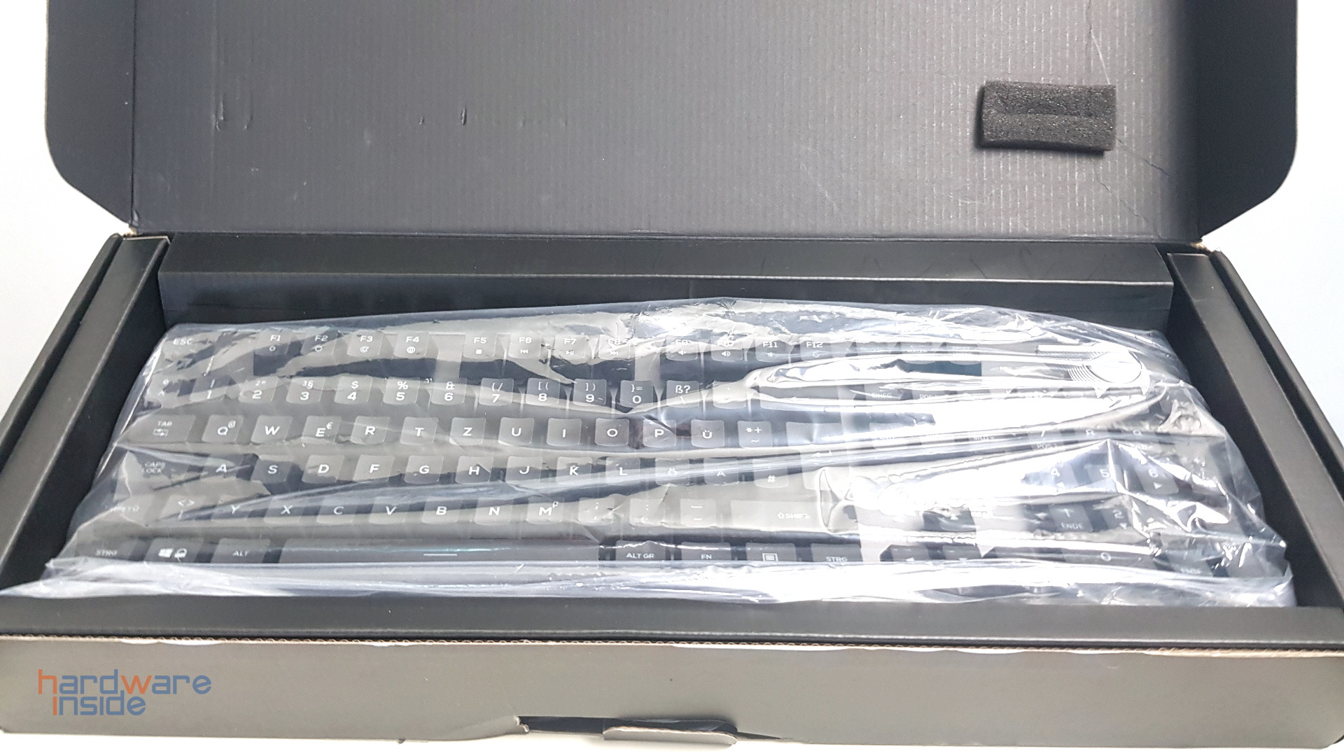 QPAD MK-95 Verpackung_3.jpg