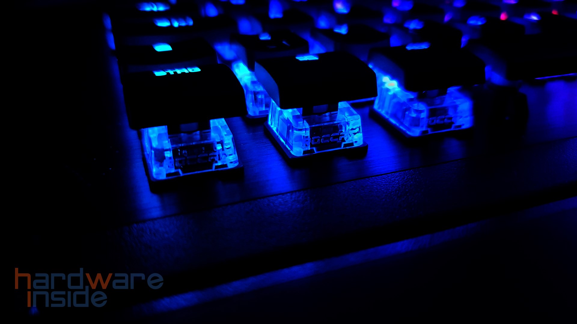 Roccat Vulcan Pro - 16.jpg