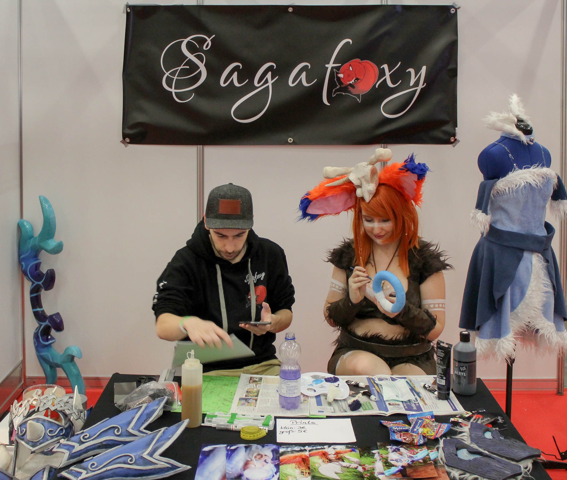 Sagafoxy Stand