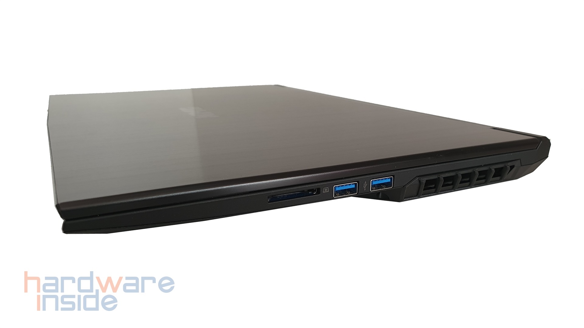 Schenker XMG NEO 17 (M19) - 15.jpg