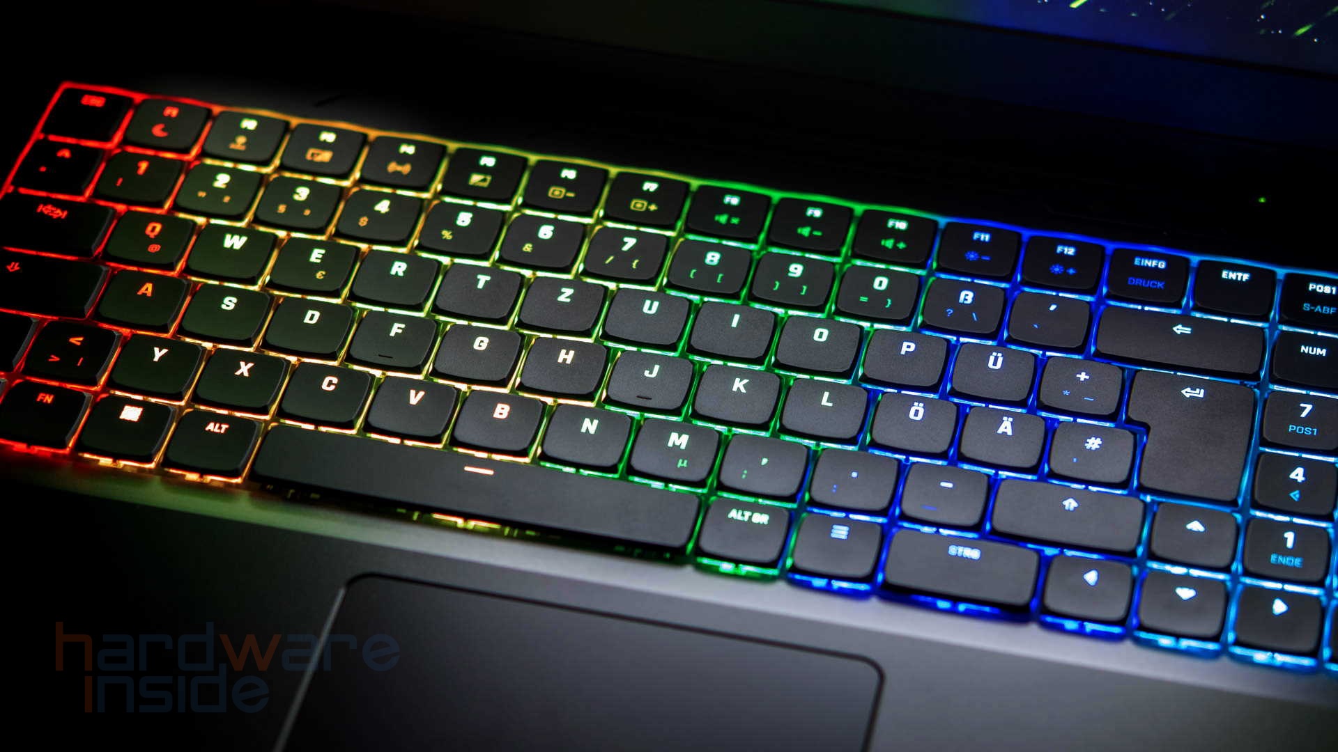 Schenker XMG NEO 17 (M19) - 24.jpg