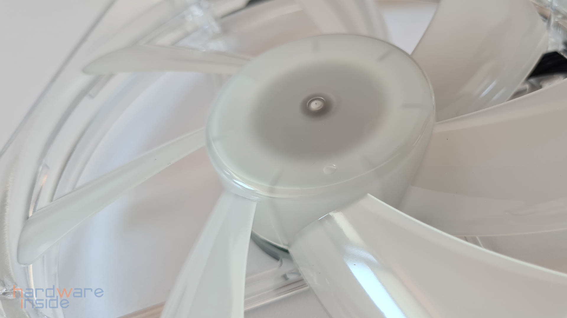 sharkoon rgb shark disc_6.jpg