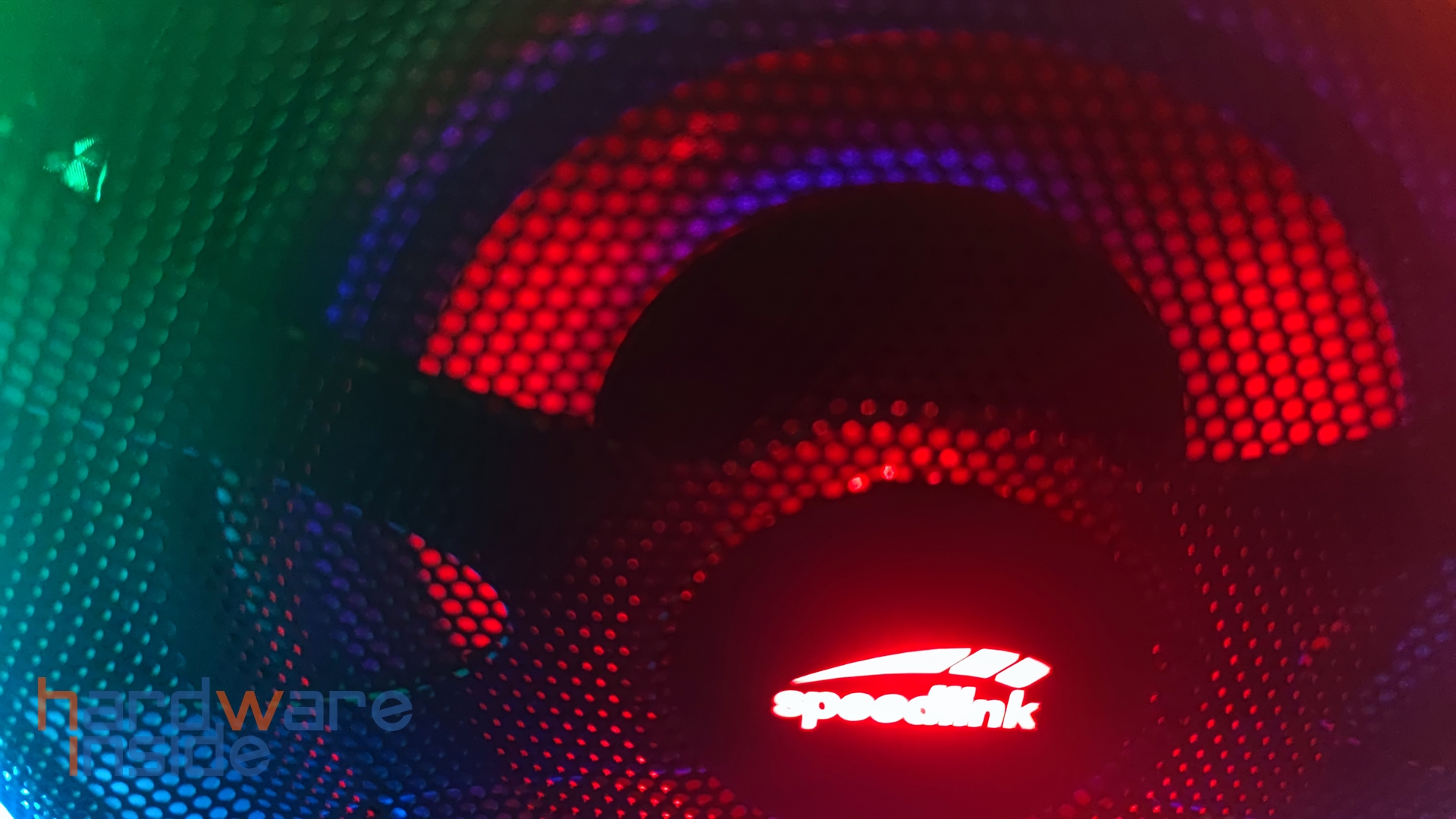 speedlink-gravity-carbon-rgb-2.1-subwoofer-system-beleuchtung-subwoofer.jpg