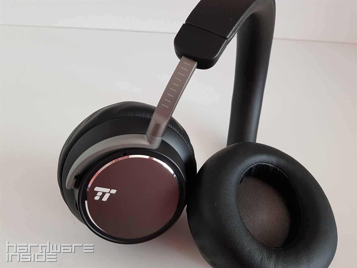 Taotronics TT-BH046 - 11