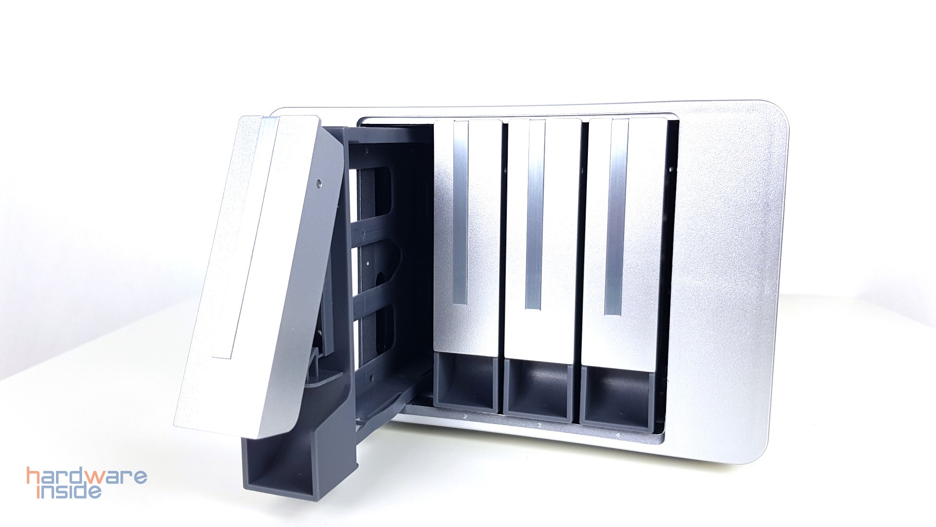 TerraMaster D4-300 - 7.jpg