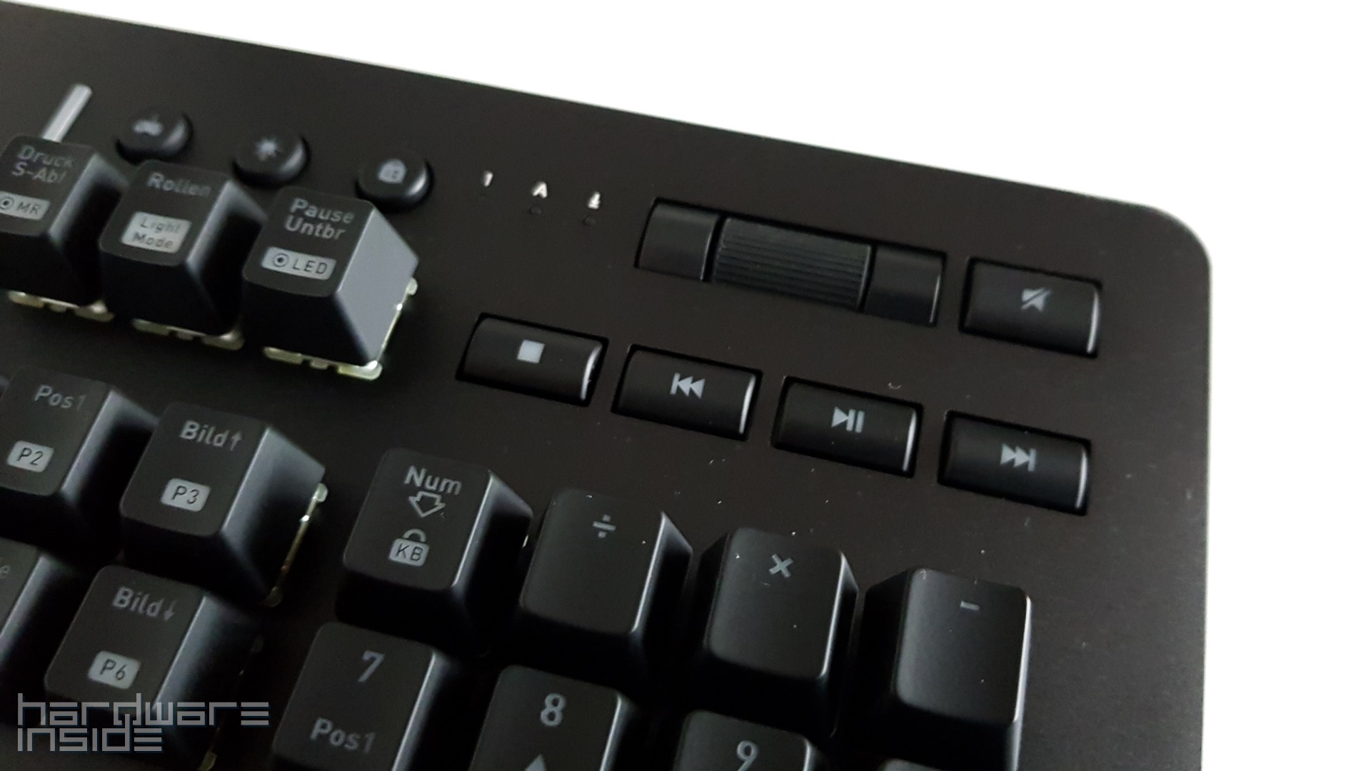 Thermaltake Level 20 RGB Gaming Keyboard - 3.jpg