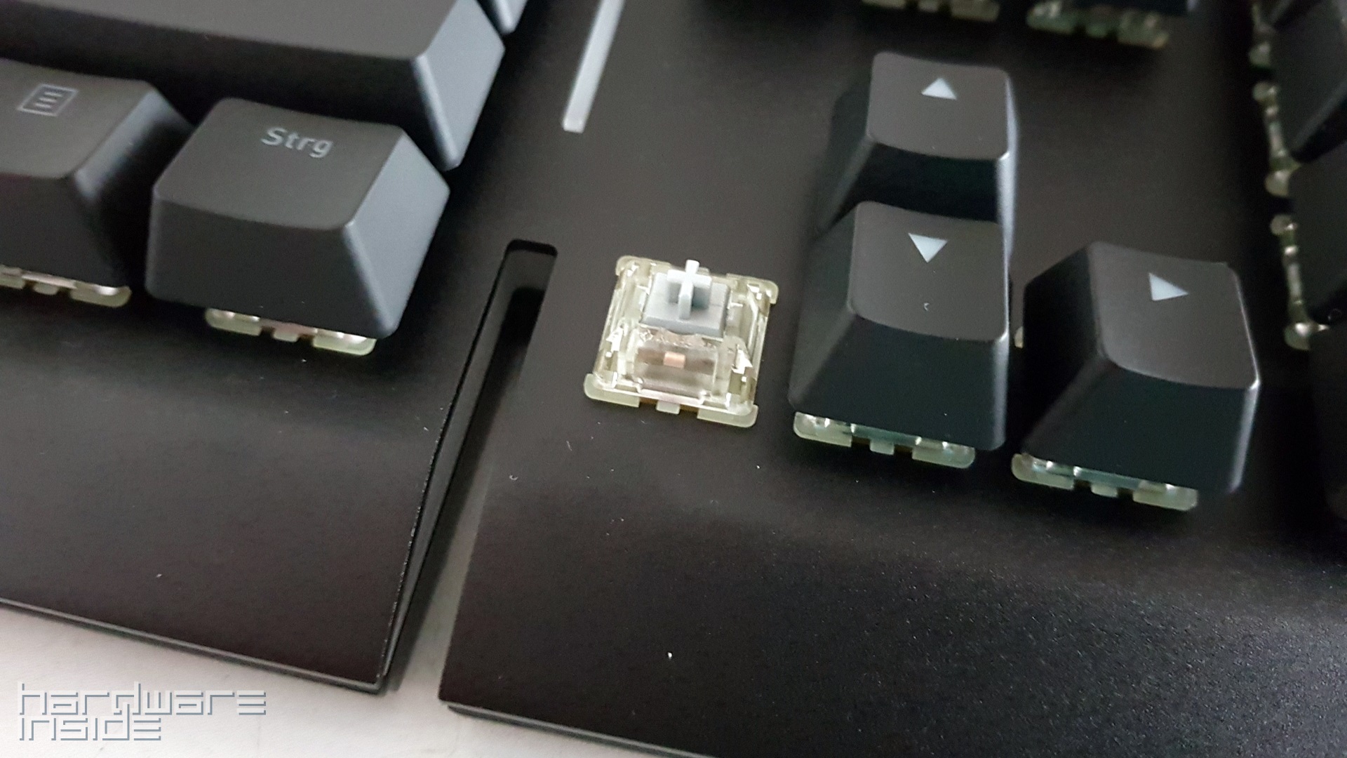 Thermaltake Level 20 RGB Gaming Keyboard - 4.jpg