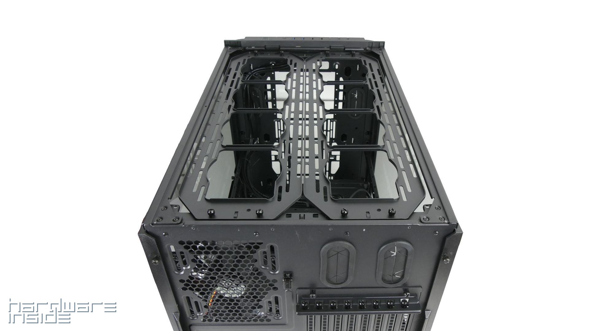 Thermaltake - Level 20 XT Cube -  17