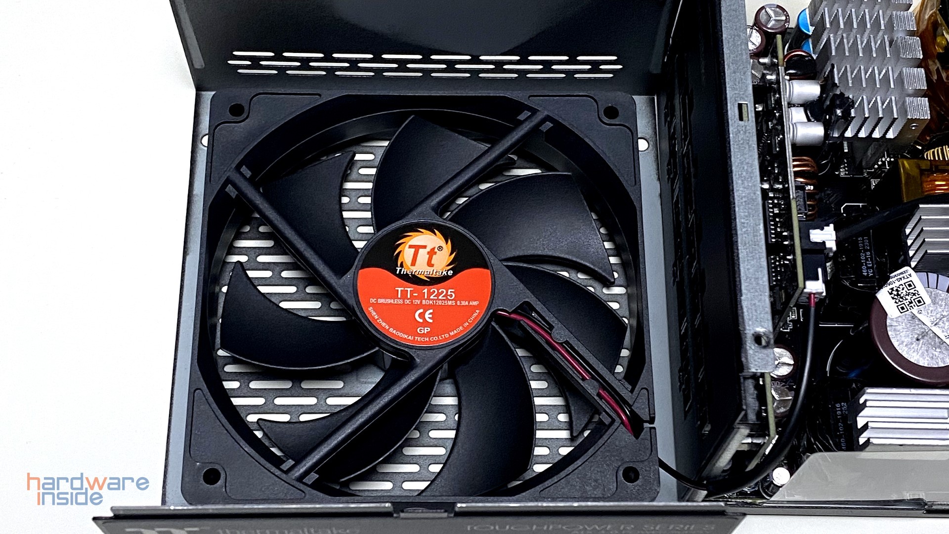 THERMALTAKE TOUGHPOWER PF3 1050W_15.jpg
