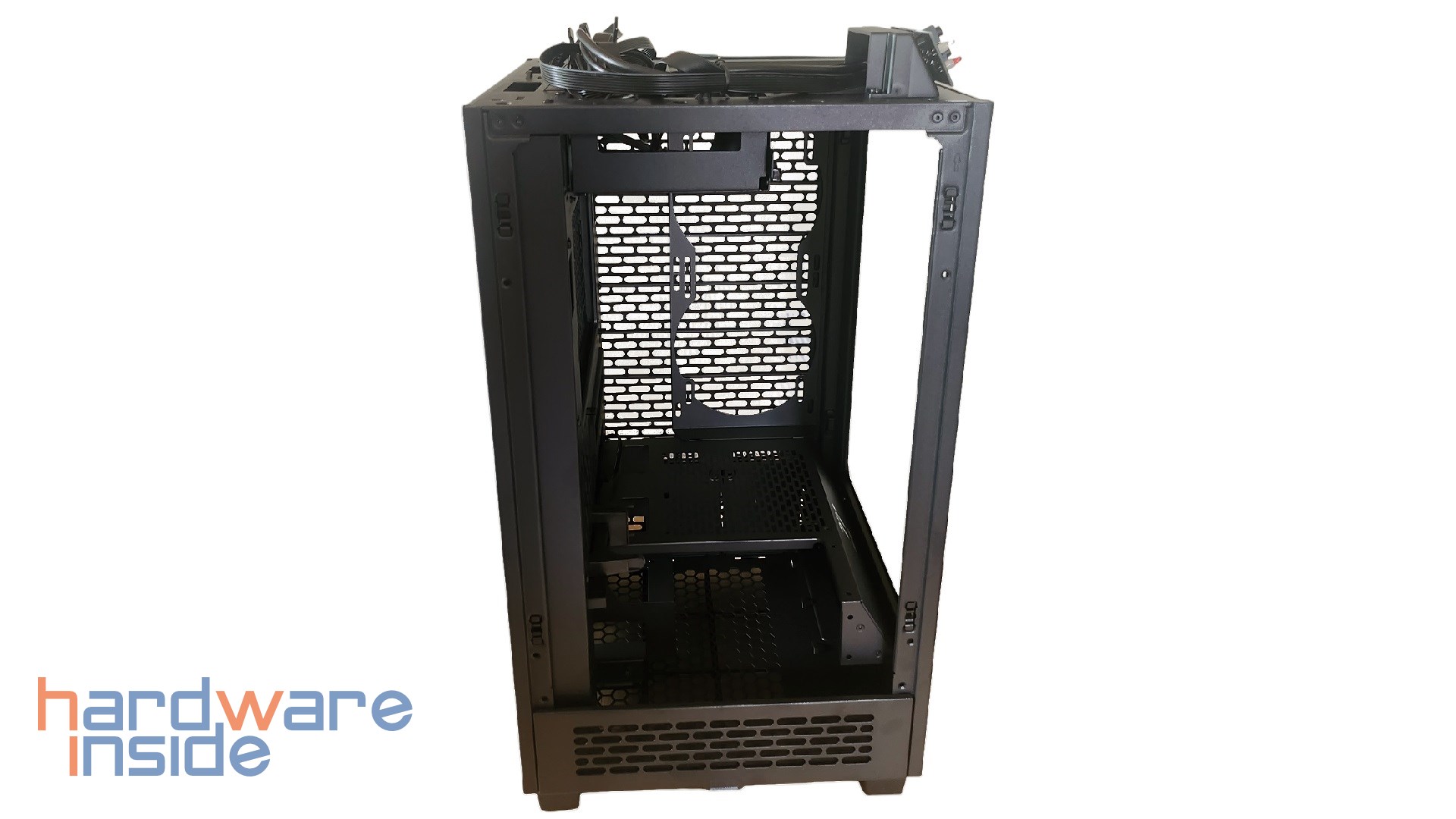 thermaltake-tower-200-details (10).jpg