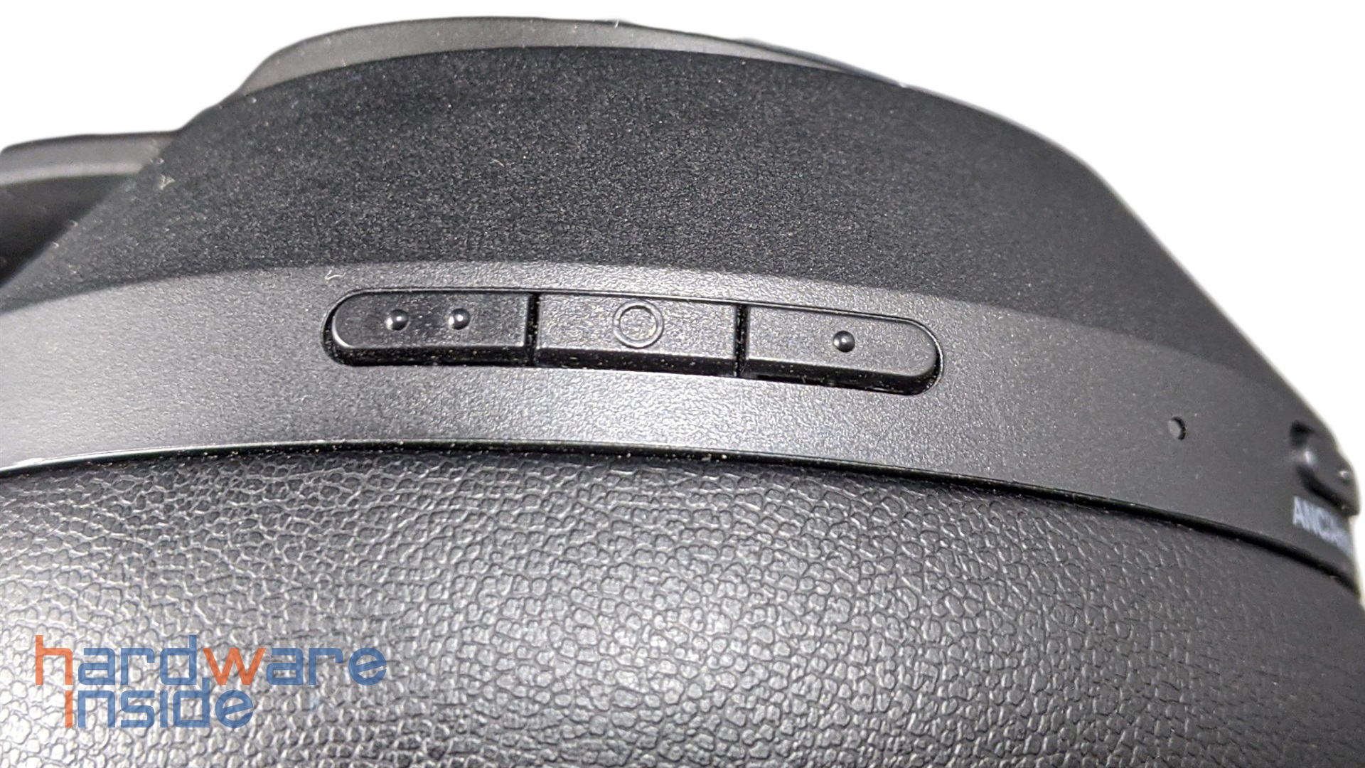 Tribit_QuietPlus_78_detail (2).jpg