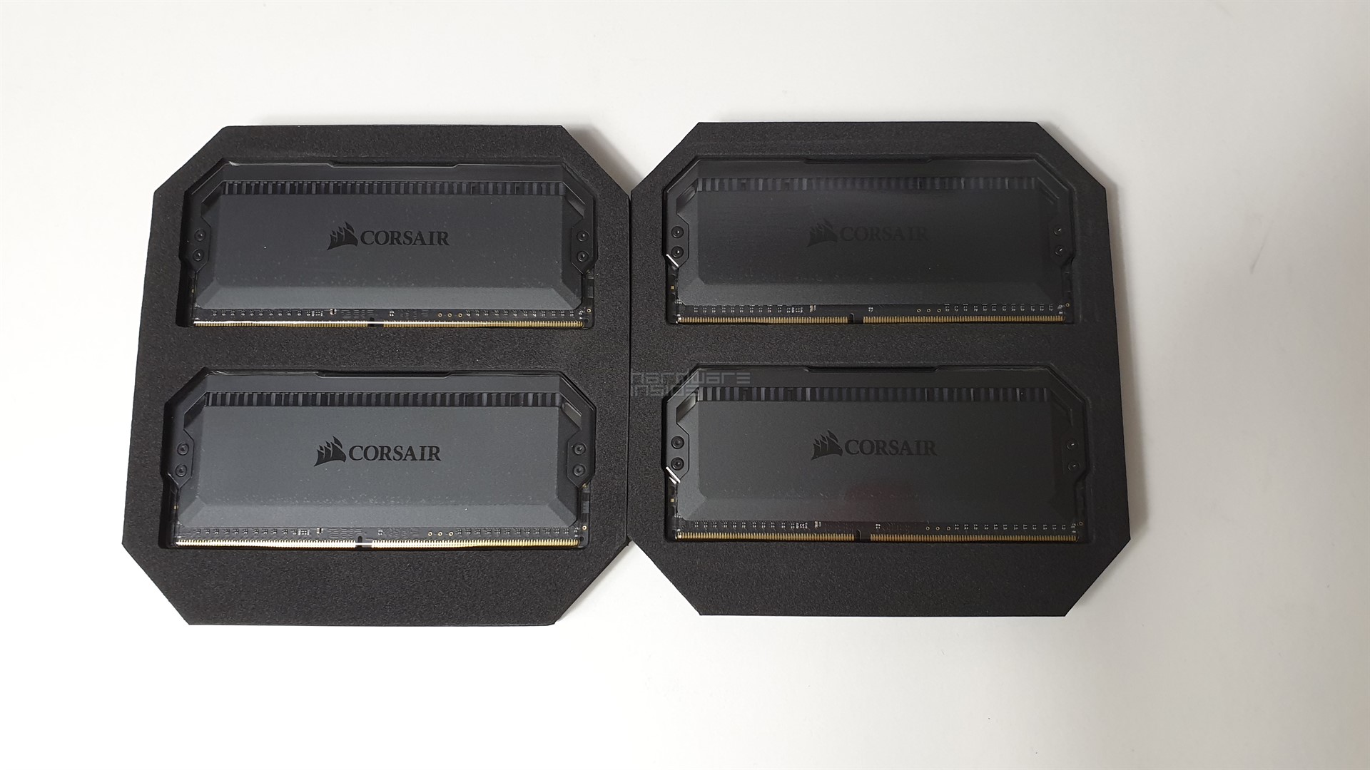 Verpackung 4 CORSAIR DOMINATOR PLATINUM RGB