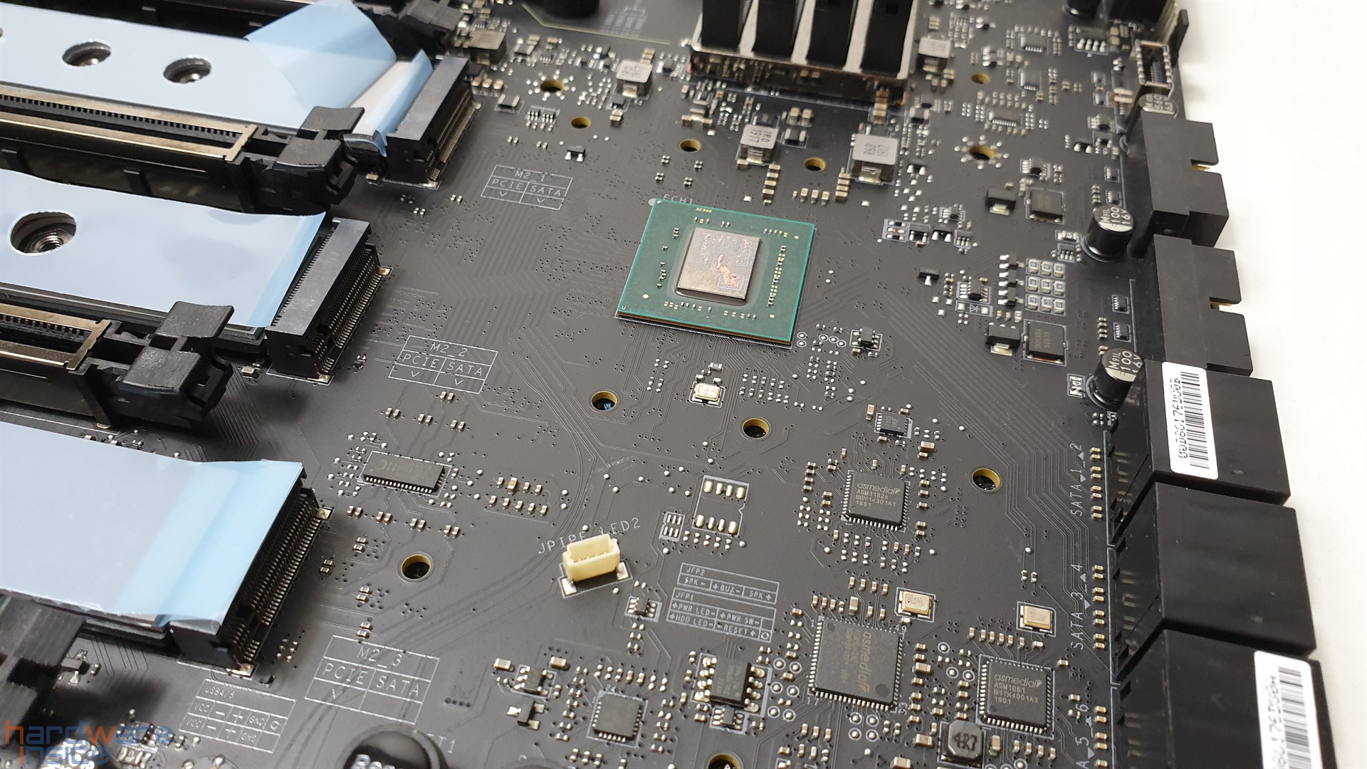 X570 GODLIKE (2).jpg