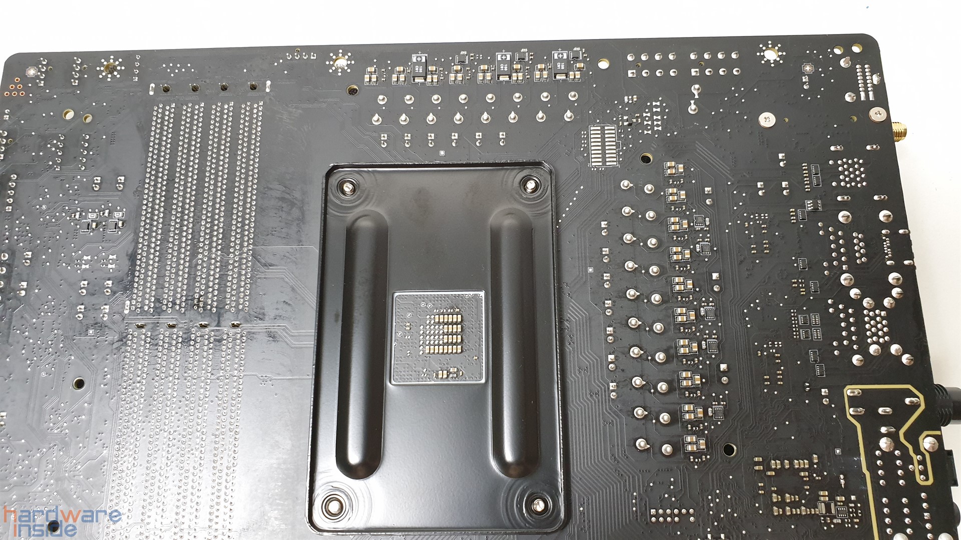 X570 GODLIKE VRM Rückseite.jpg